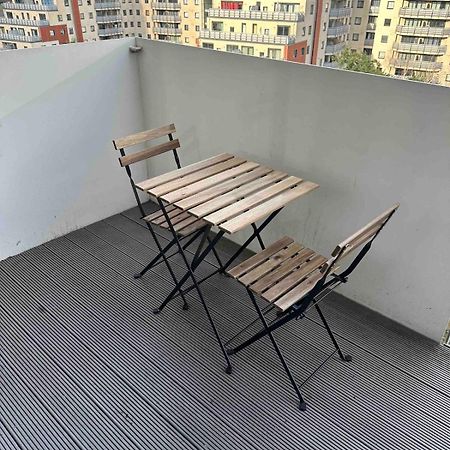 Entire 2 Bedroom Flat London Exterior photo